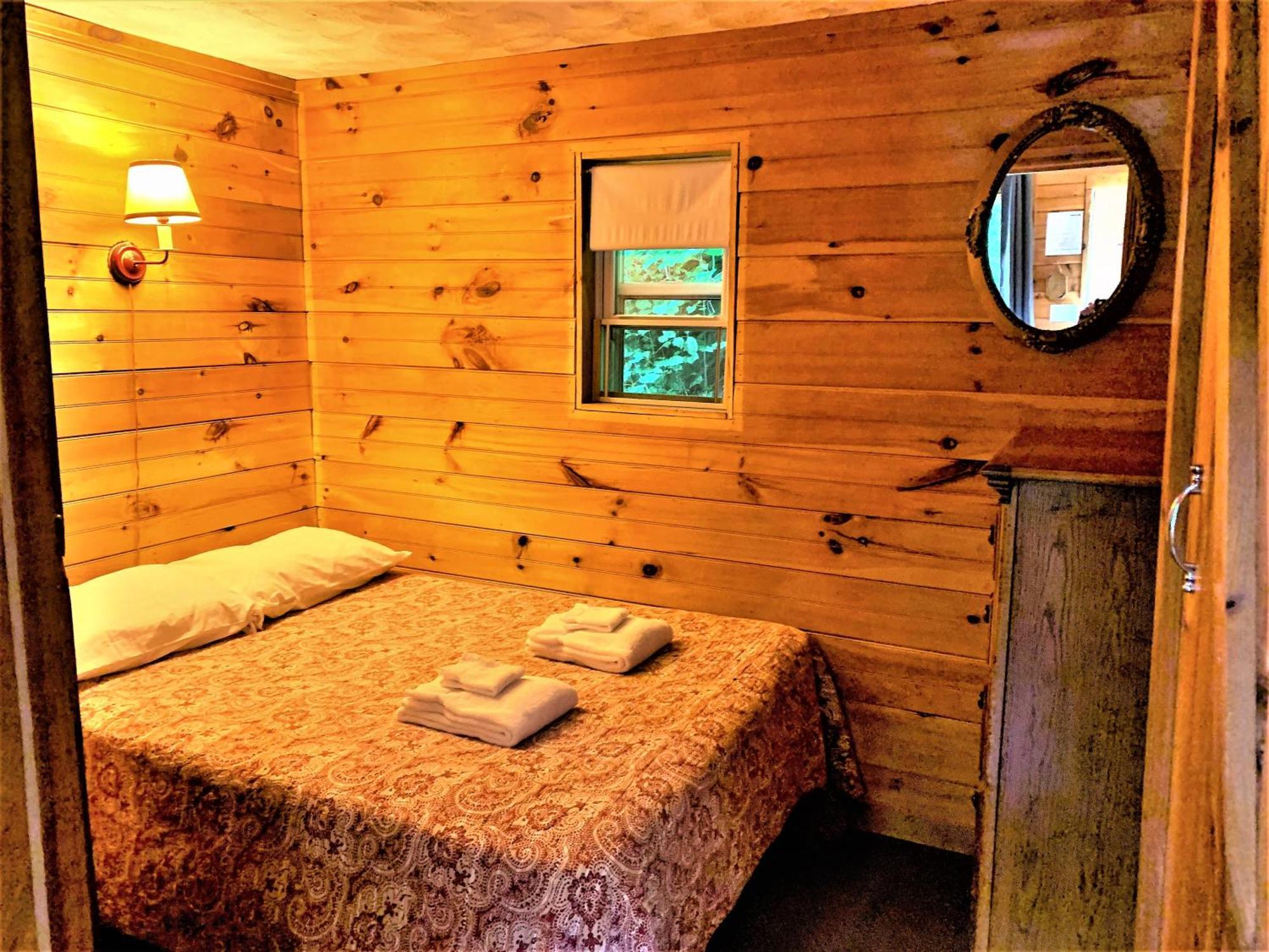 Pine Crest Motel & Cabins Barton Rum bild
