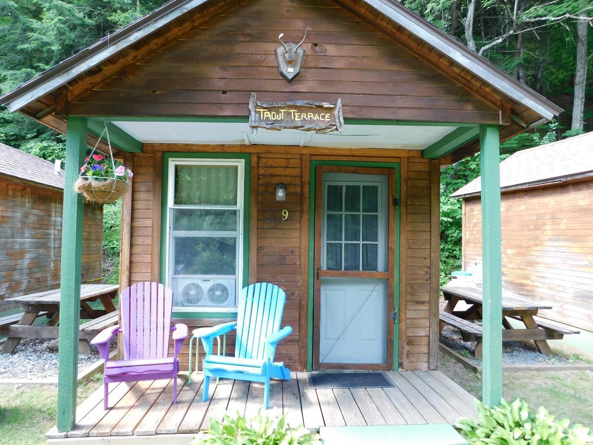 Pine Crest Motel & Cabins Barton Exteriör bild